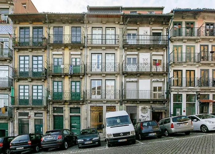 Door 65 - Historical Center Apartments