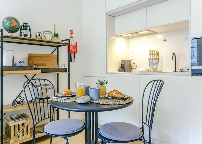 Door 65 - Historical Center Apartments